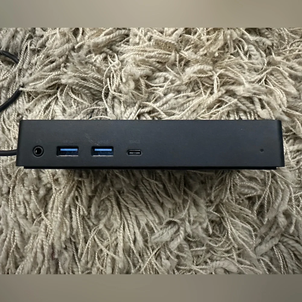 Dell D6000 USB-C Universal 4K Docking Station 130W Power Adapter & DisplayLink
